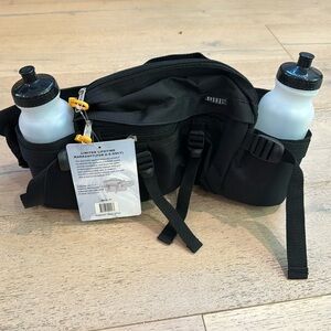 Everest hiking biking Fanny pack with two water bottles never used with tags